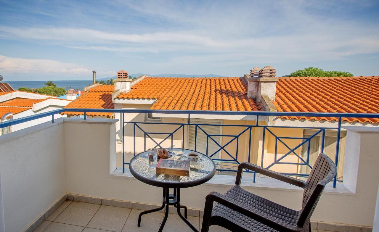 Endless Blue Sunshine Villa Palaiontsiflikion Bagian luar foto